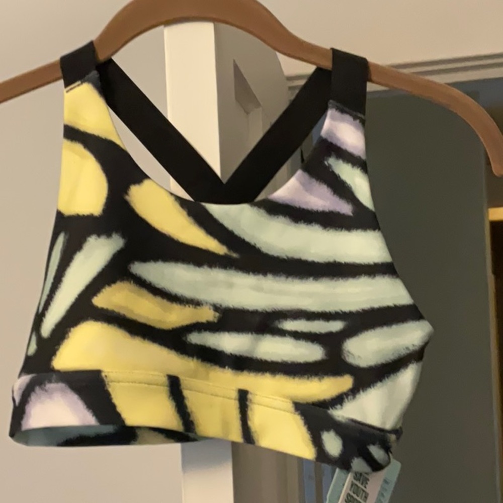 NWT Girls sports bra